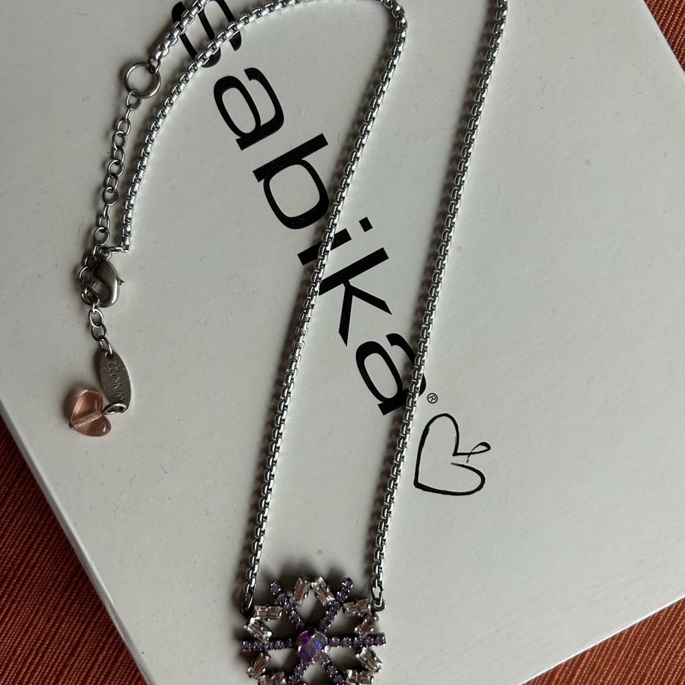 Sabika Snowflake Necklace - Picture 3 of 3